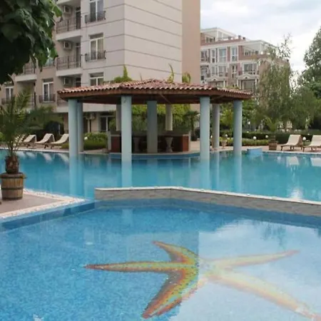Spacious, 1 Bed Apt, Dawn Park Апартаменты *