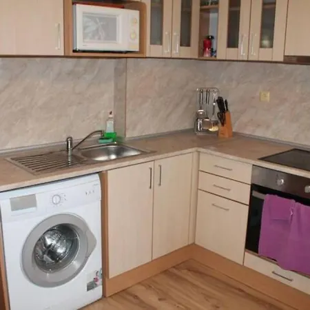 شقة Spacious, 1 Bed Apt, Dawn Park *